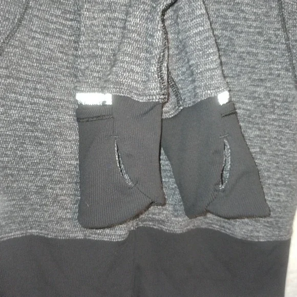 Lululemon 6 Base Runner 1/2 Zip Heathered Charcoal Gray Black Thumb Holes L-Slv - Picture 13 of 13